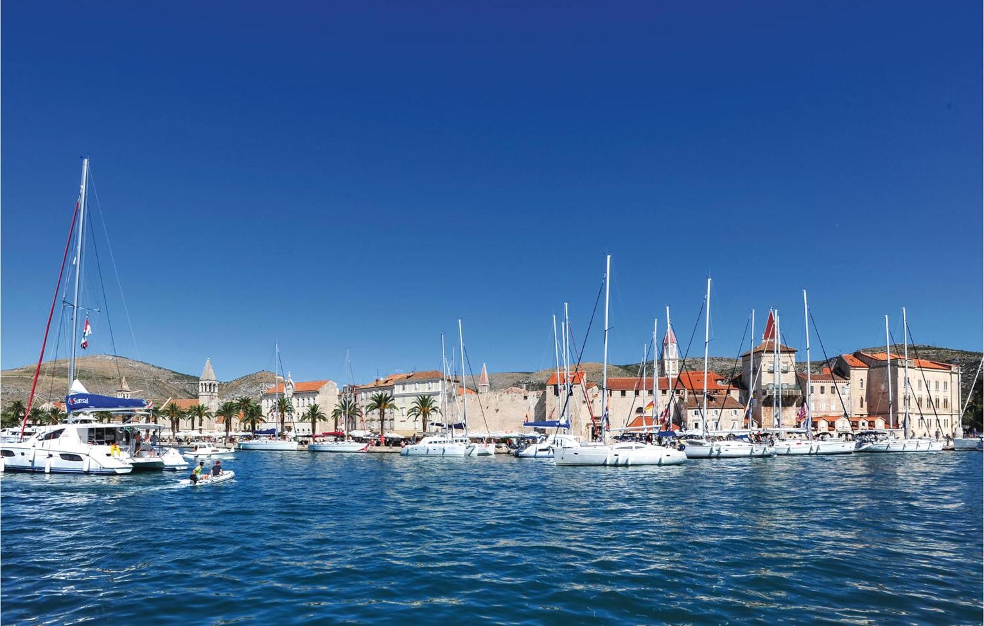 Amazing Apartment In Saldun With Wifi Trogir Exterior foto